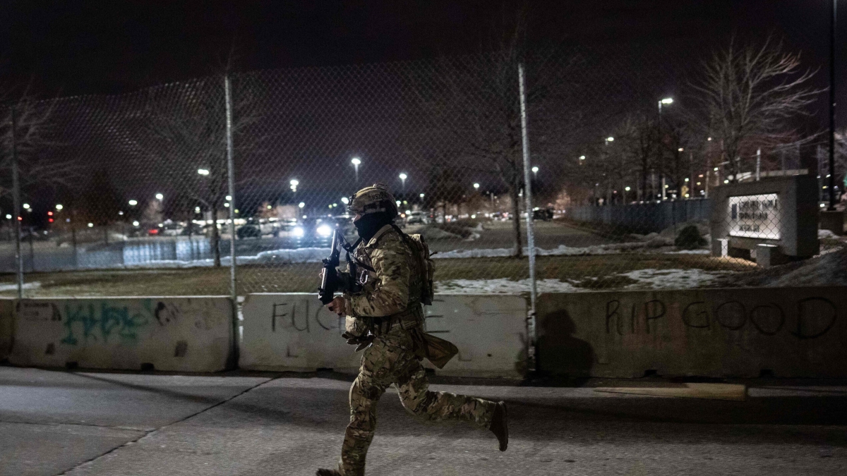 Un giudice limita le azioni degli agenti dell'Ice contro i manifestanti a Minneapolis