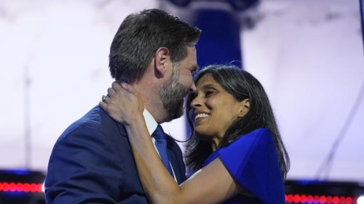 Usha Vance annuncia la gravidanza del quarto figlio, atteso per fine luglio