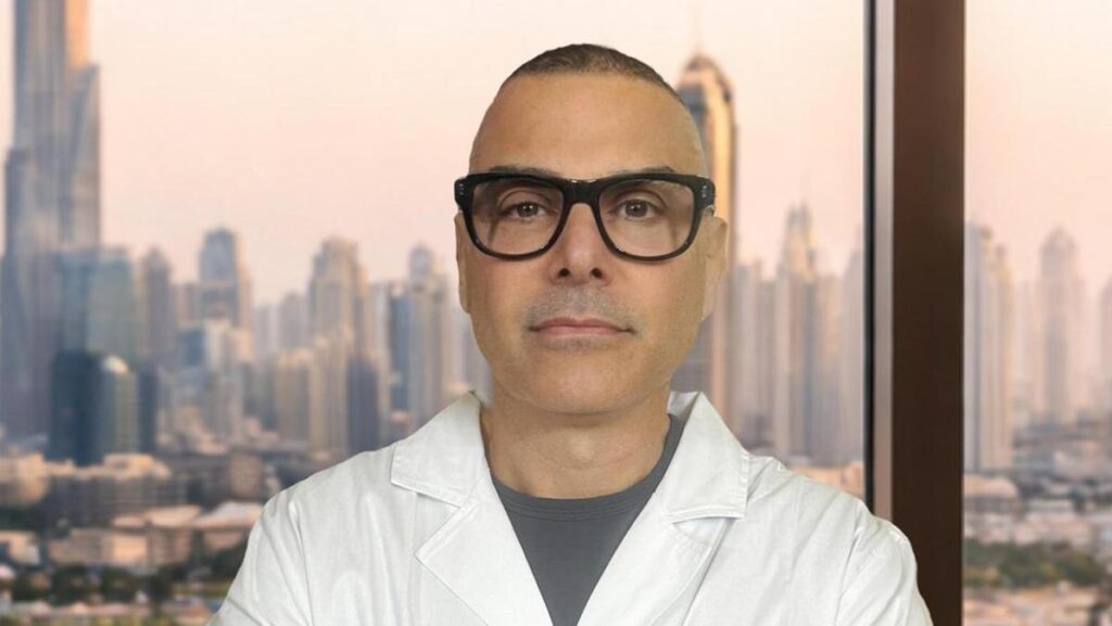 Walter Starace: il chirurgo italiano lascia Napoli per gli Emirati Arabi in cerca di migliori opportunità professionali