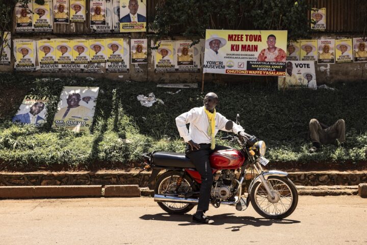 Yoweri Museveni vince elezioni contestate e avvia il settimo mandato consecutivo in Uganda