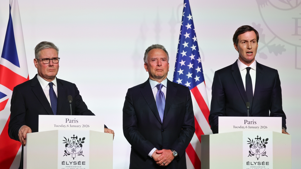 Zelensky chiede chiarimenti all'Ue sulla difesa, assente il sostegno Usa nei documenti finali di Parigi