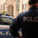 15enne picchiato dai genitori per voti bassi chiama la polizia dopo consulto con l'AI