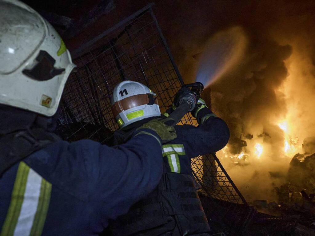 Attacco combinato russo colpisce l’Ucraina nel pieno dell’ondata di gelo
