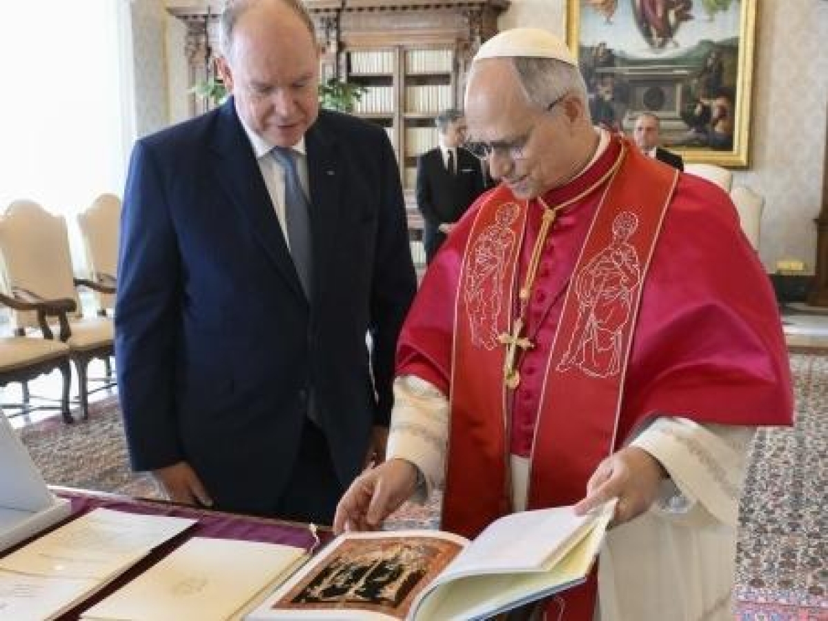 Alberto e Charlène di Monaco accoglieranno il papa Leone XIV il 28 marzo