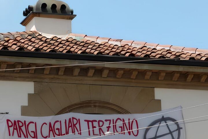 Anarchici bolognesi sostengono assalto ai treni: "No al capitalismo e sfruttamento"