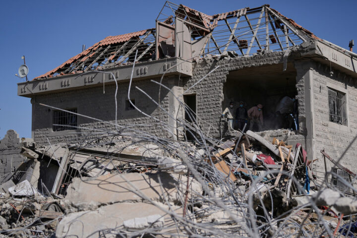 Attacco israeliano in Libano: almeno 10 morti e 24 feriti a Baalbek