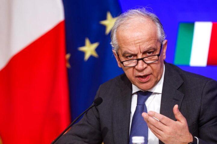 Attentati ai treni, rivendicazioni anarchiche e indagini in corso a Bologna