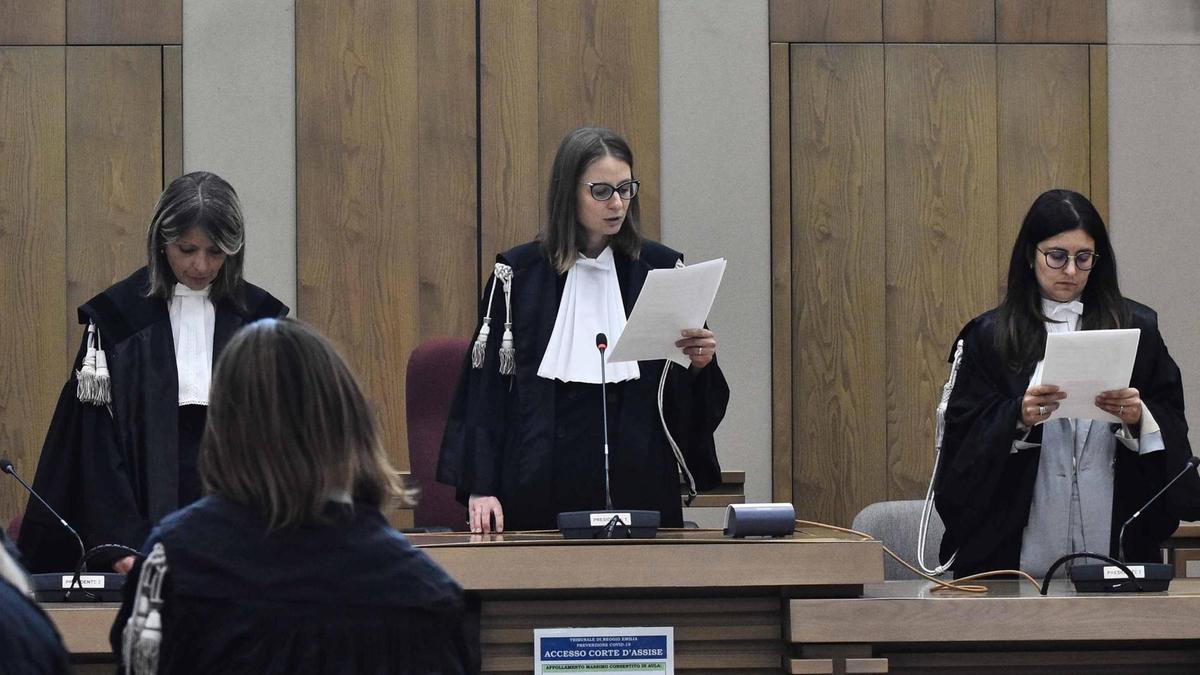 Caso Bibbiano: assolti 11 imputati, giudici mettono in dubbio le prove presentate