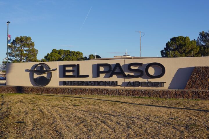 Chiusura dell'aeroporto di El Paso: un drone messicano o test di armi laser?