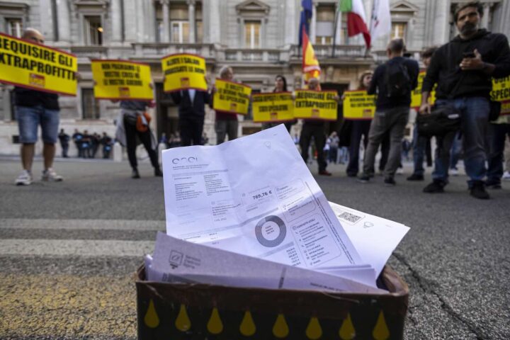 Decreto bollette: bonus da 115 euro per famiglie a basso reddito in discussione oggi