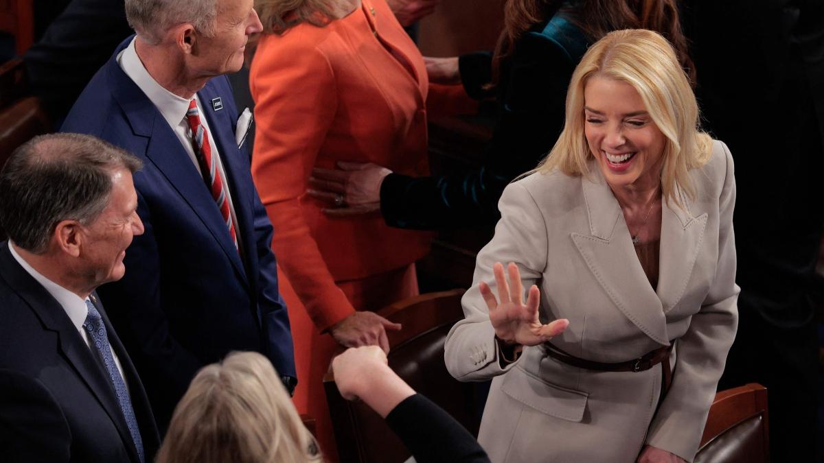 Documenti Epstein scomparsi: nuove rivelazioni su Trump e accuse mancanti