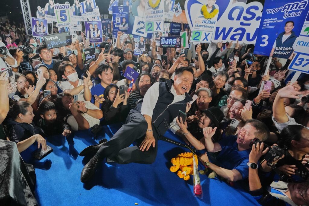 Elezioni in Thailandia: il riformista Partito del Popolo in testa, ma l'establishment potrebbe mantenere il potere