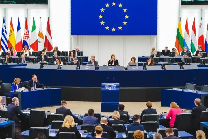 Elisabetta Gualmini lascia il Pd per Azione: motivi e conseguenze della scissione