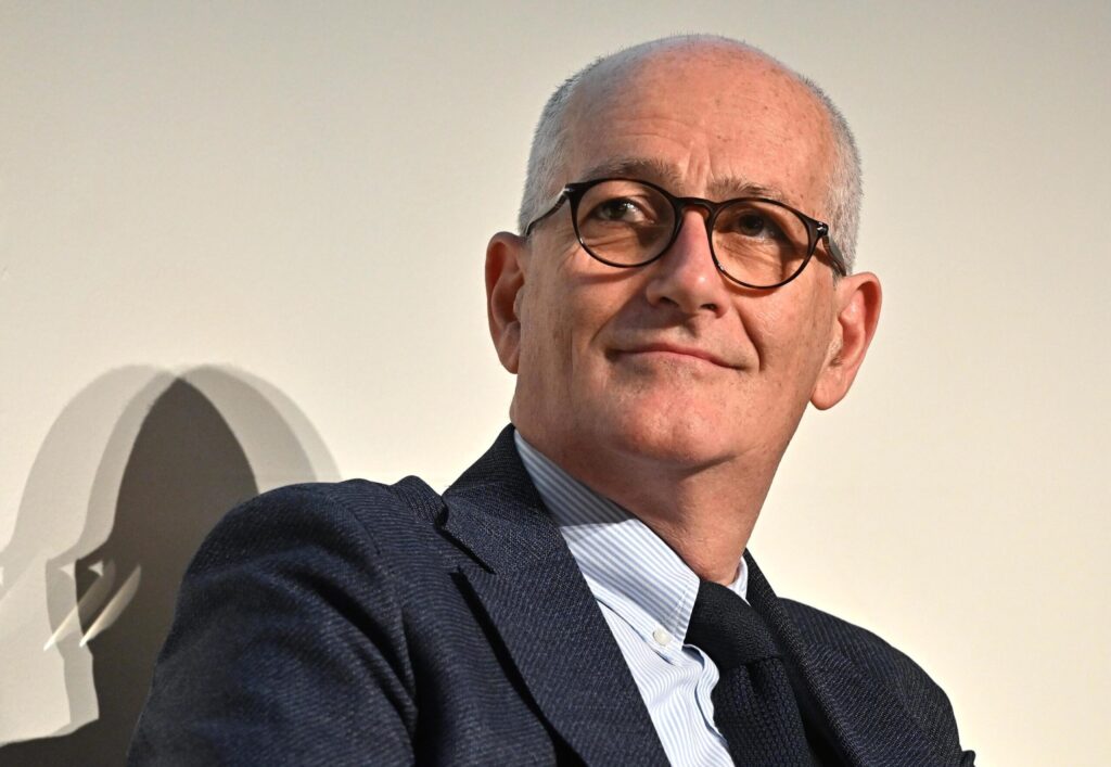 Franco Gabrielli critica lo scudo penale e il fermo preventivo, evidenziando inefficacia nella gestione dell'ordine pubblico