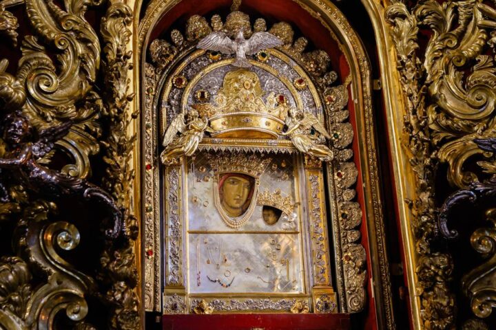 Furto a Bologna: ladri colpiscono l'iconica Madonna di San Luca nel santuario