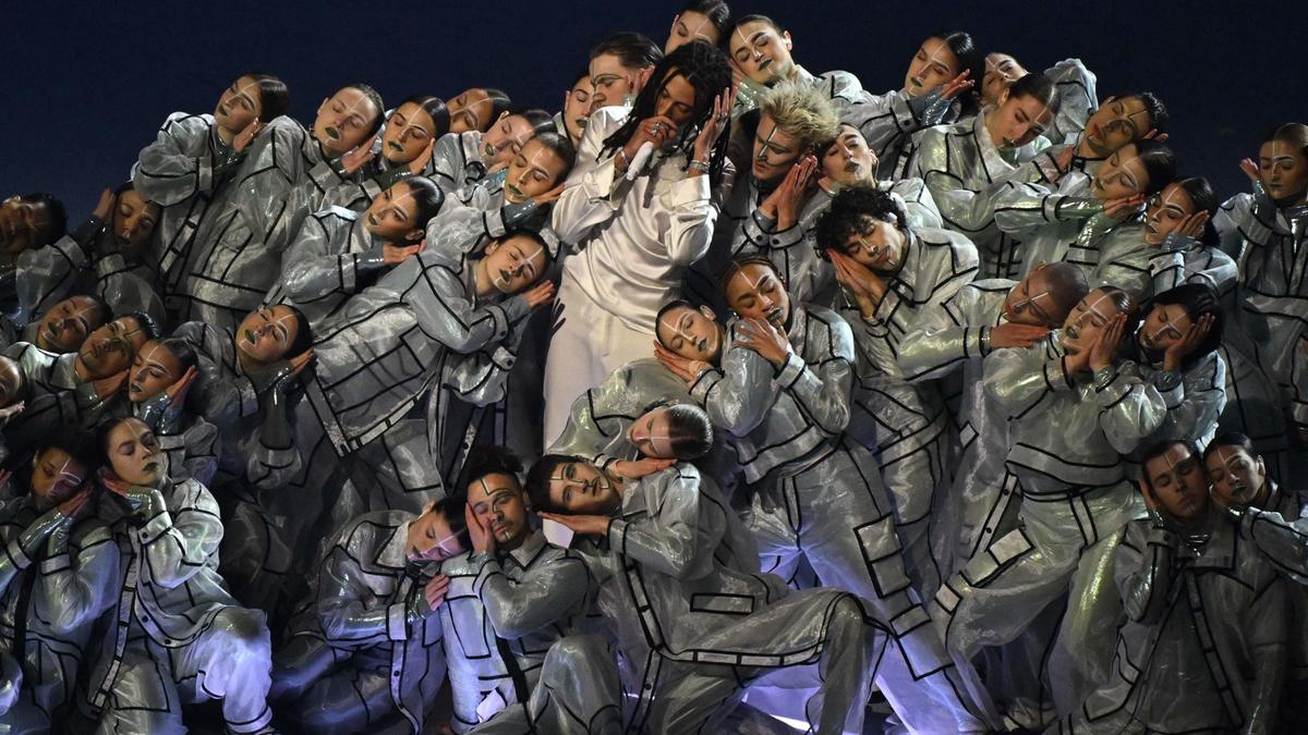 Ghali recita "Promemoria" di Gianni Rodari alla cerimonia inaugurale delle Olimpiadi invernali di Milano-Cortina 2026