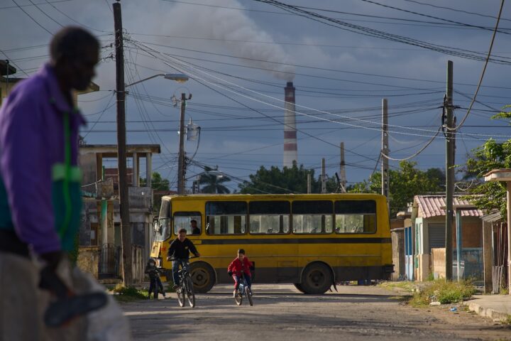 Gli Stati Uniti autorizzano la vendita di petrolio venezuelano a Cuba per scopi umanitari