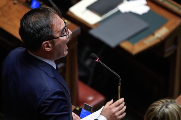 Governo Meloni verso mozione di fiducia per decreto Ucraina a Montecitorio