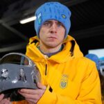 Heraskevych, atleta ucraino escluso dalle Olimpiadi di Cortina per casco commemorativo