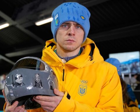 Heraskevych, atleta ucraino escluso dalle Olimpiadi di Cortina per casco commemorativo