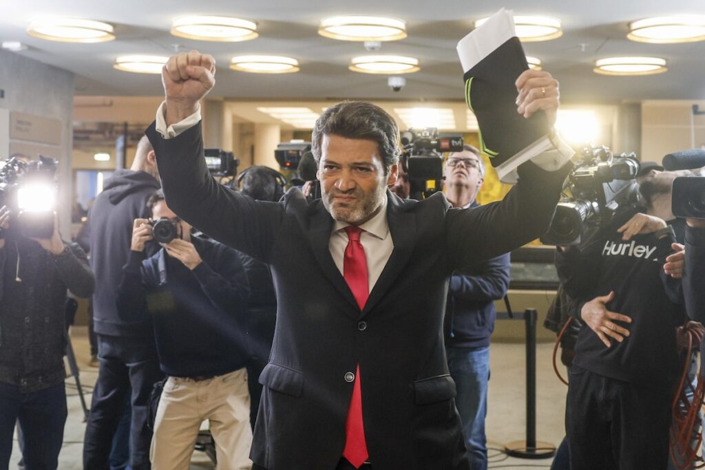 Il centrodestra portoghese in difficoltà al ballottaggio presidenziale: i socialdemocratici sostengono António José Seguro