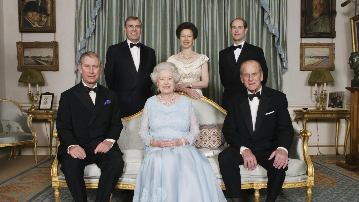 Il dilemma di Andrea: la pecora nera della famiglia reale britannica tra scandali e discredito