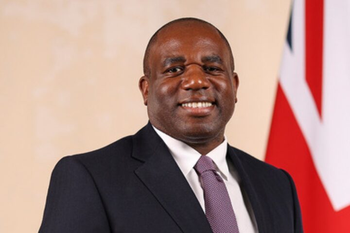 Il governo britannico propone l'uso dell'intelligenza artificiale per prevedere comportamenti criminali nei bambini