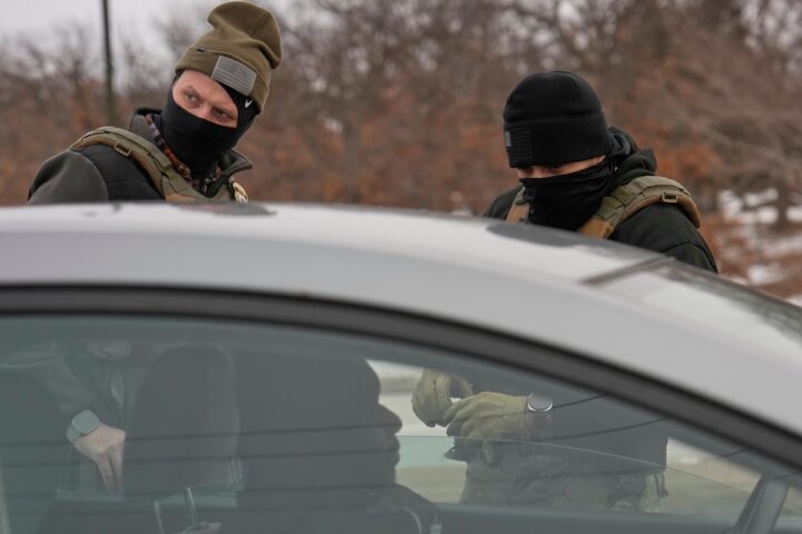 Il governo degli Stati Uniti ritira 700 agenti federali dal Minnesota nelle operazioni anti-immigrazione