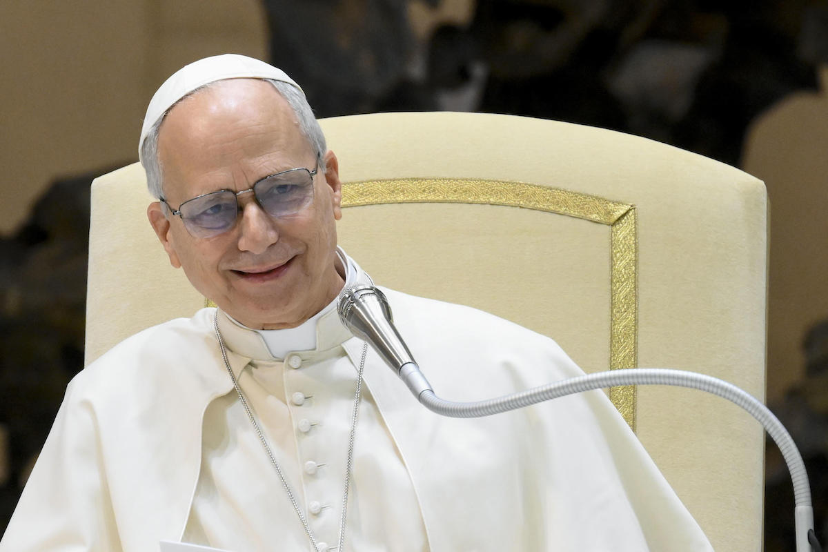 Il papa invita i preti a resistere alla tentazione di utilizzare l'intelligenza artificiale per le omelie