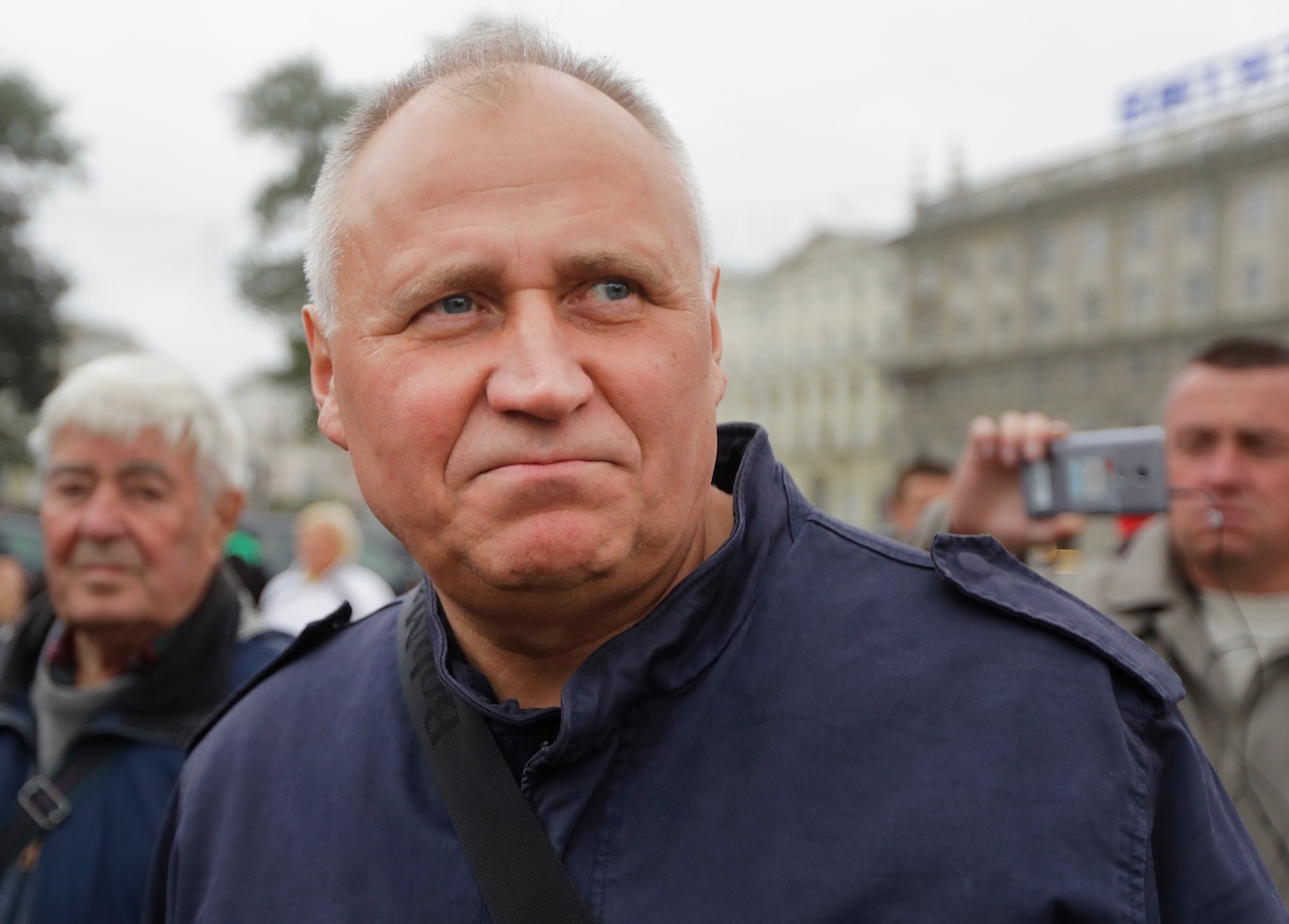 Il politico bielorusso Mikalai Statkevich liberato nuovamente dal carcere dopo un infarto