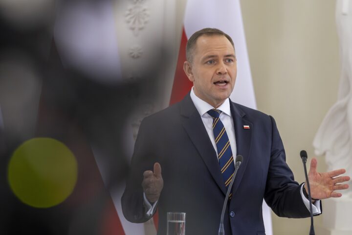 Il presidente polacco Nawrocki pone il veto alla riforma della giustizia voluta da Tusk