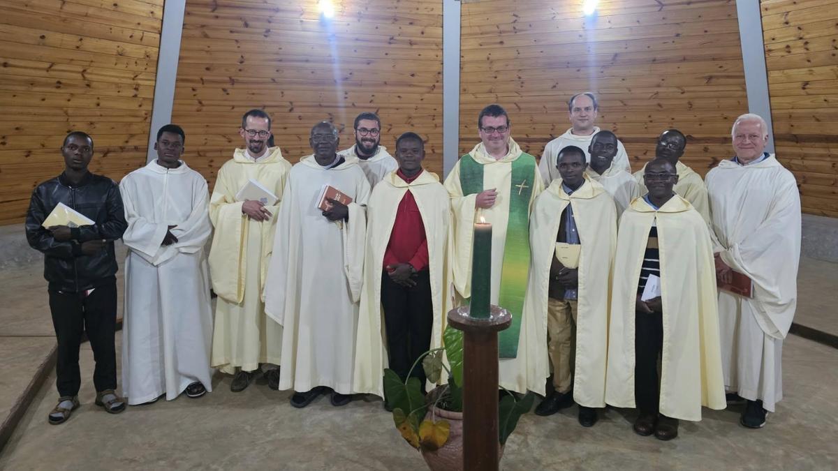 Il priore Ferrari avverte i monaci: “Basta Netflix e TikTok, sono nemici del silenzio”