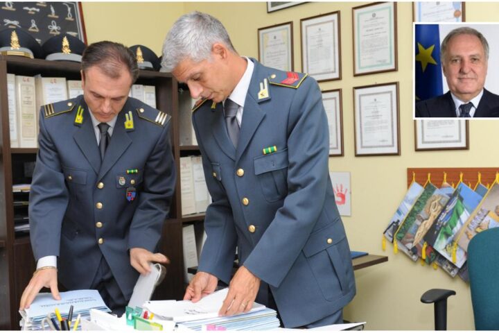 Inchiesta Mps-Mediobanca, indagato dirigente del ministero dell'Economia per insider trading