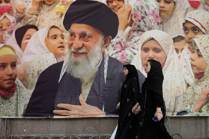 Iran avverte: diritto di difesa in caso di attacco statunitense, colloqui a Ginevra attesi entro questa settimana