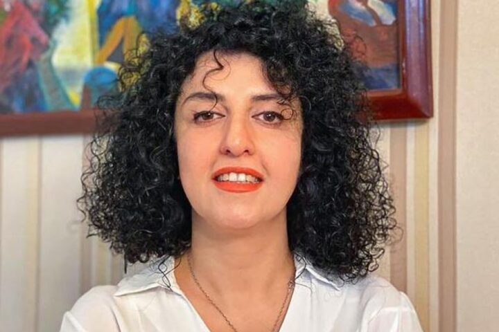 Iran, la Nobel Narges Mohammadi condannata a quasi 18 anni di carcere
