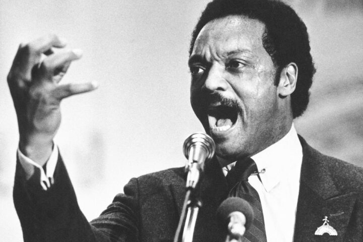 Jesse Jackson e la sua lotta per l'integrazione dei neri americani nella corsa presidenziale verso Obama