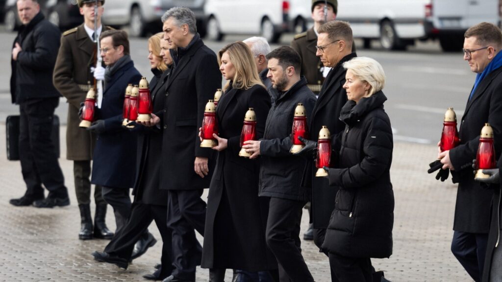 Kiev, anniversario della invasione: gli aiuti Ue in ritardo ma il prestito verrà erogato