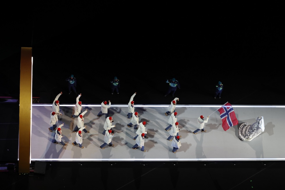 La cerimonia di apertura delle Olimpiadi di Milano Cortina: reazioni e critiche internazionali