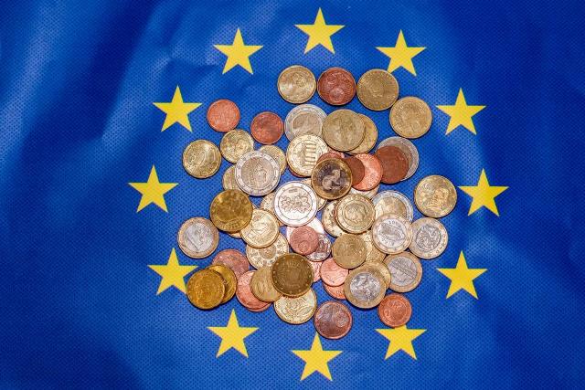 La Commissione europea avvia una consultazione pubblica sulla competitività del settore bancario nell'Unione Europea