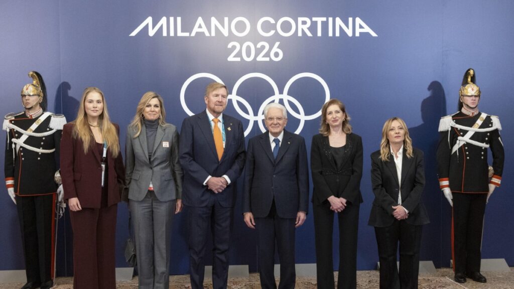 La famiglia reale olandese presente alla cerimonia di apertura dei Giochi, con Mattarella e Meloni