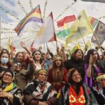 La fine dell'autonomia del Rojava: la regione torna sotto il controllo del governo siriano