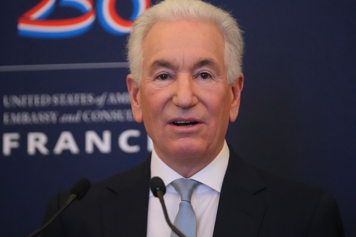 La Francia sanziona l'ambasciatore statunitense Charles Kushner per assenza a convocazione ministeriale