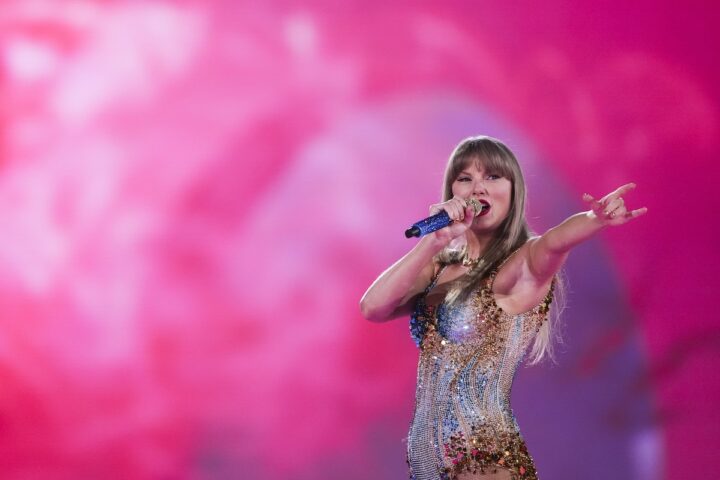 La procura di Vienna accusa un 21enne di terrorismo per un attentato pianificato al concerto di Taylor Swift nel 2024