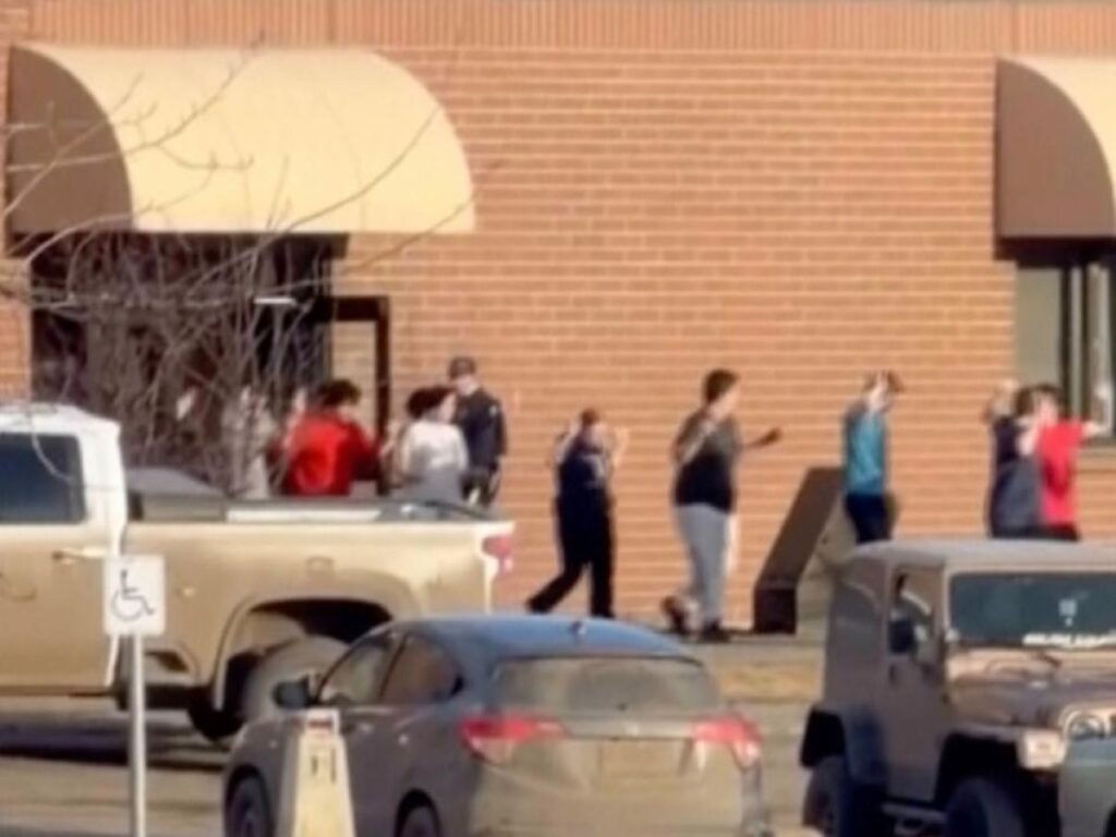 Le leggi sulle armi in Canada: la messa al bando delle armi d'assalto e l'ingresso illecito dagli Stati Uniti