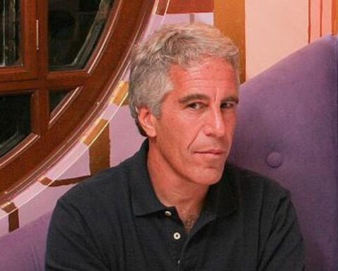 Le rivelazioni sui contatti globali di Epstein: politici, imprenditori e possibili spie