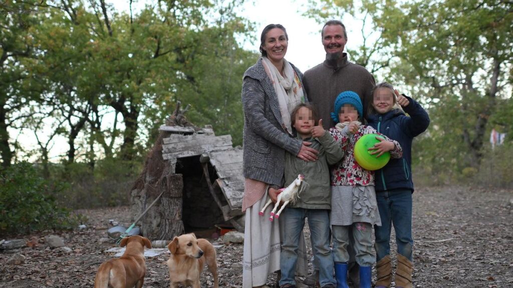 Lettera di Catherine Birmingham: “Gli assistenti sociali stanno distruggendo i miei figli”