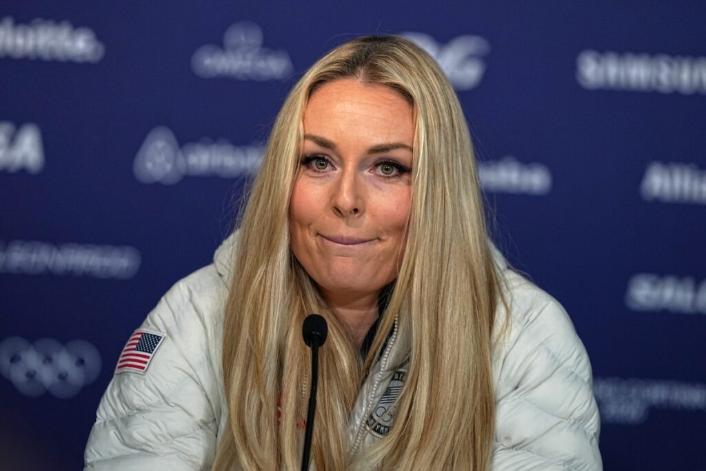 Lindsey Vonn annuncia la partecipazione alle Olimpiadi di Milano Cortina nonostante l'infortunio al ginocchio