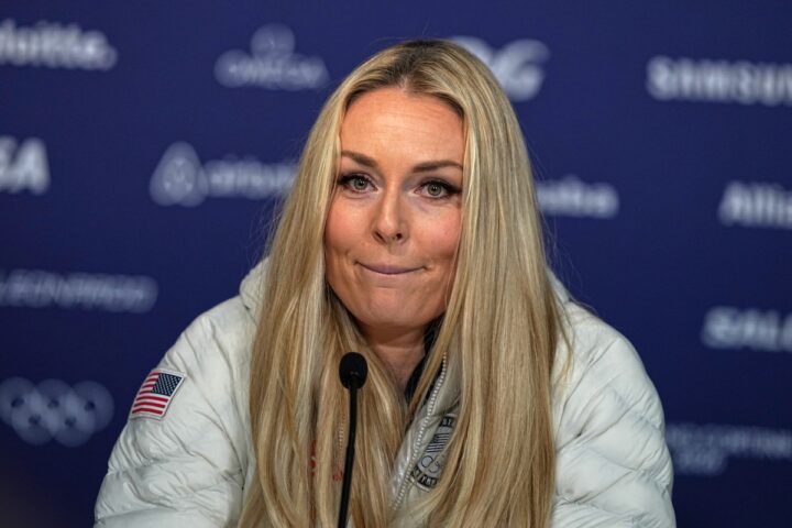 Lindsey Vonn annuncia la partecipazione alle Olimpiadi di Milano Cortina nonostante l'infortunio al ginocchio