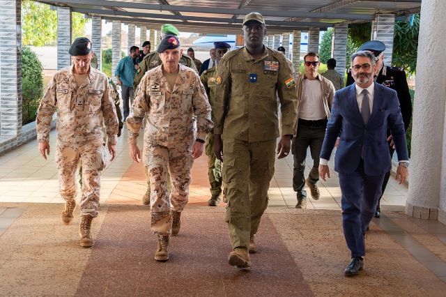 Luciano Portolano visita la missione di supporto in Niger per rafforzare il dialogo e la sicurezza regionale