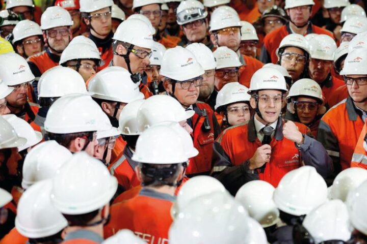 Macron spinge per eurobond, ma la Germania resiste: tensioni tra Parigi e Berlino